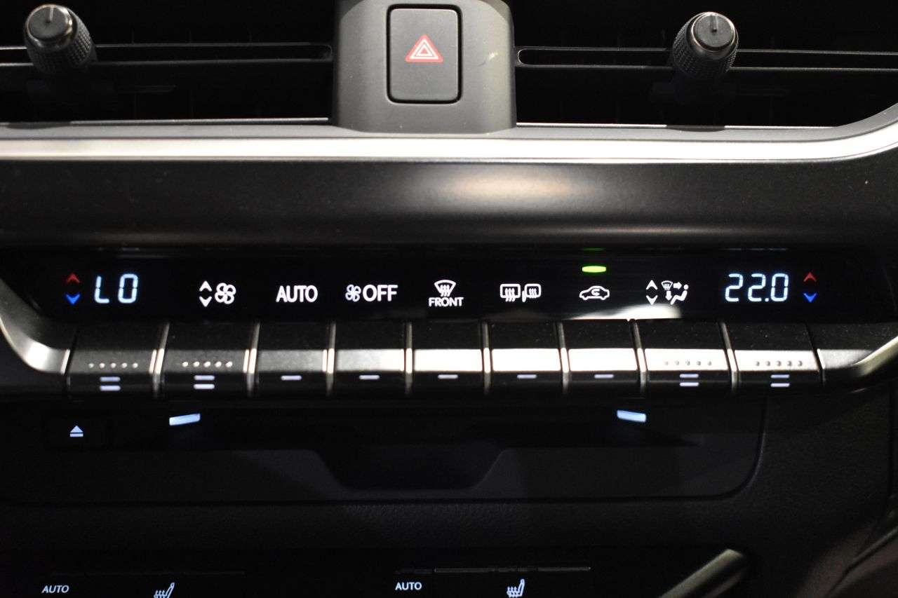 LEXUS UX en Minoautos