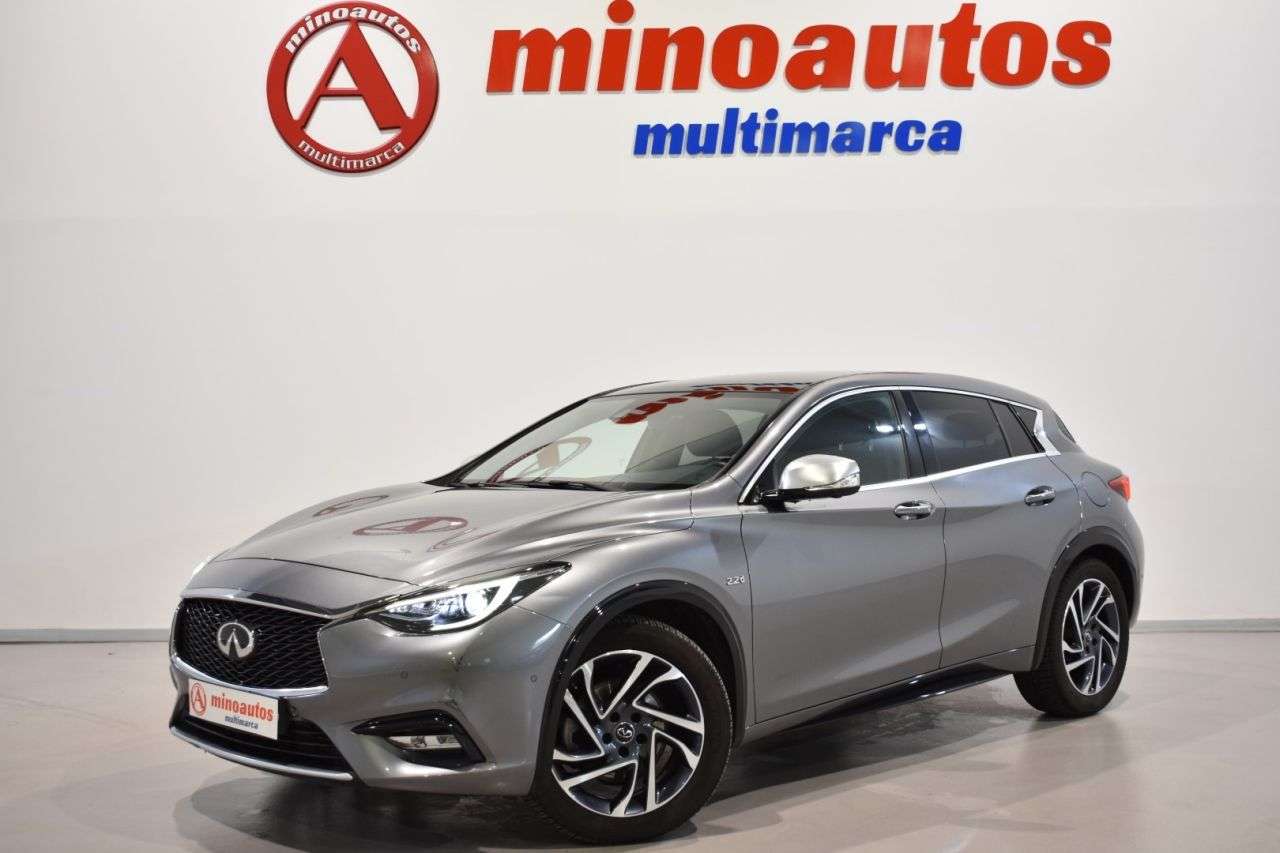 INFINITI Q30