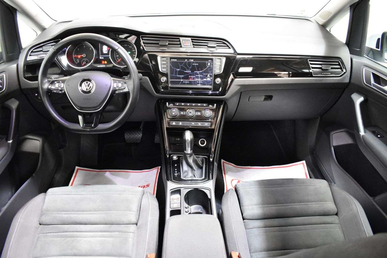 VW TOURAN en Minoautos