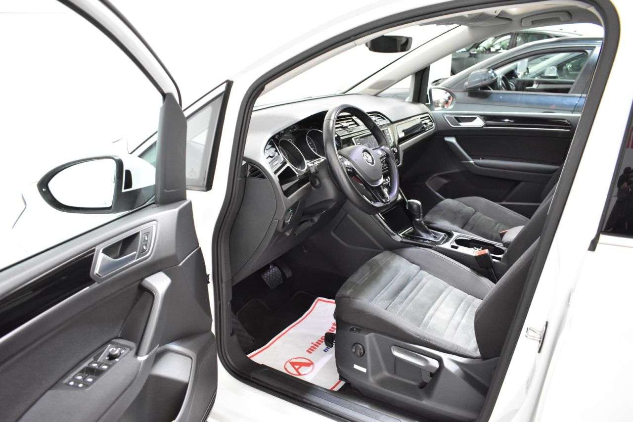 VW TOURAN en Minoautos