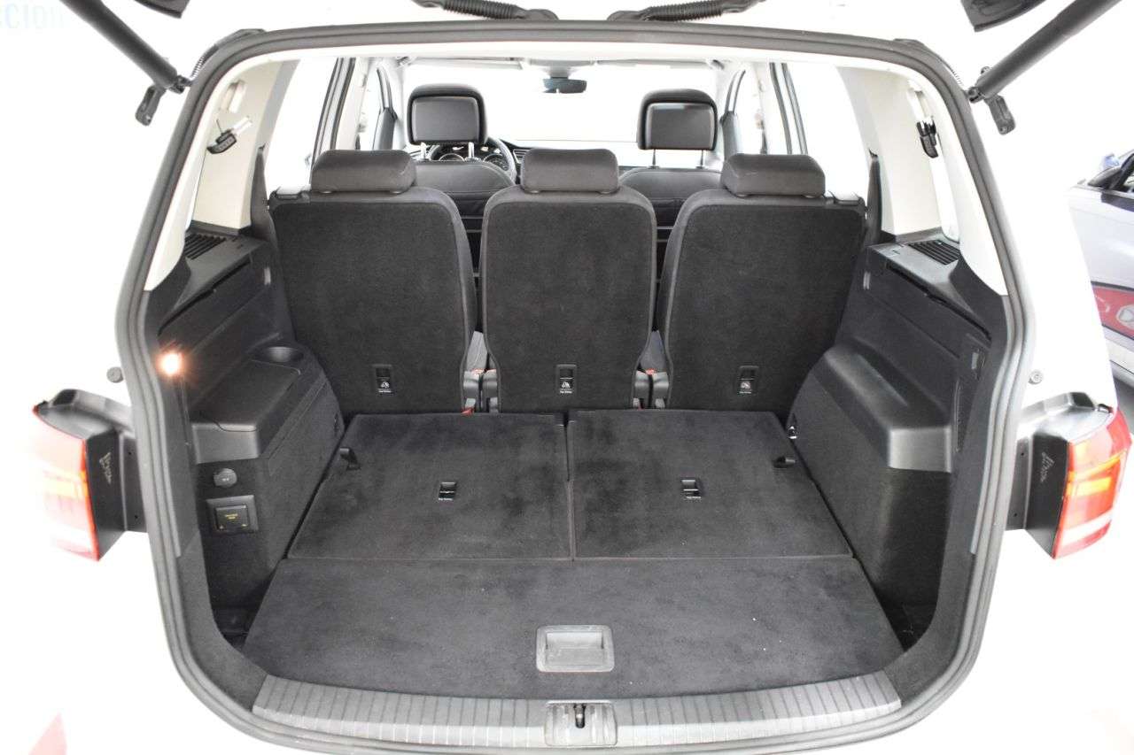 VW TOURAN en Minoautos