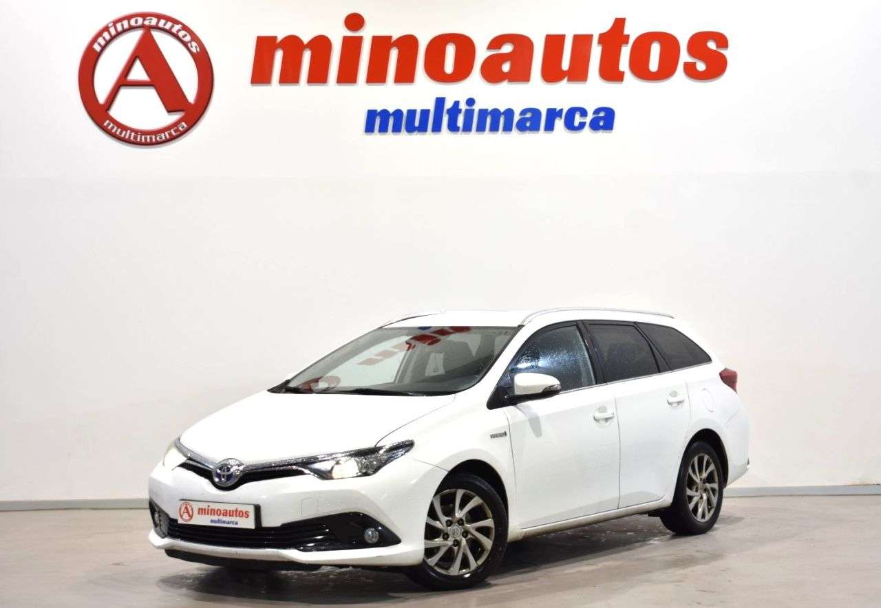 TOYOTA AURIS TOURING SPORTS en Minoautos