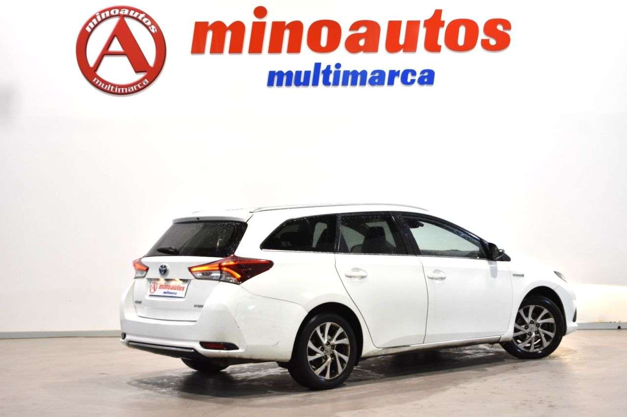 TOYOTA AURIS TOURING SPORTS en Minoautos
