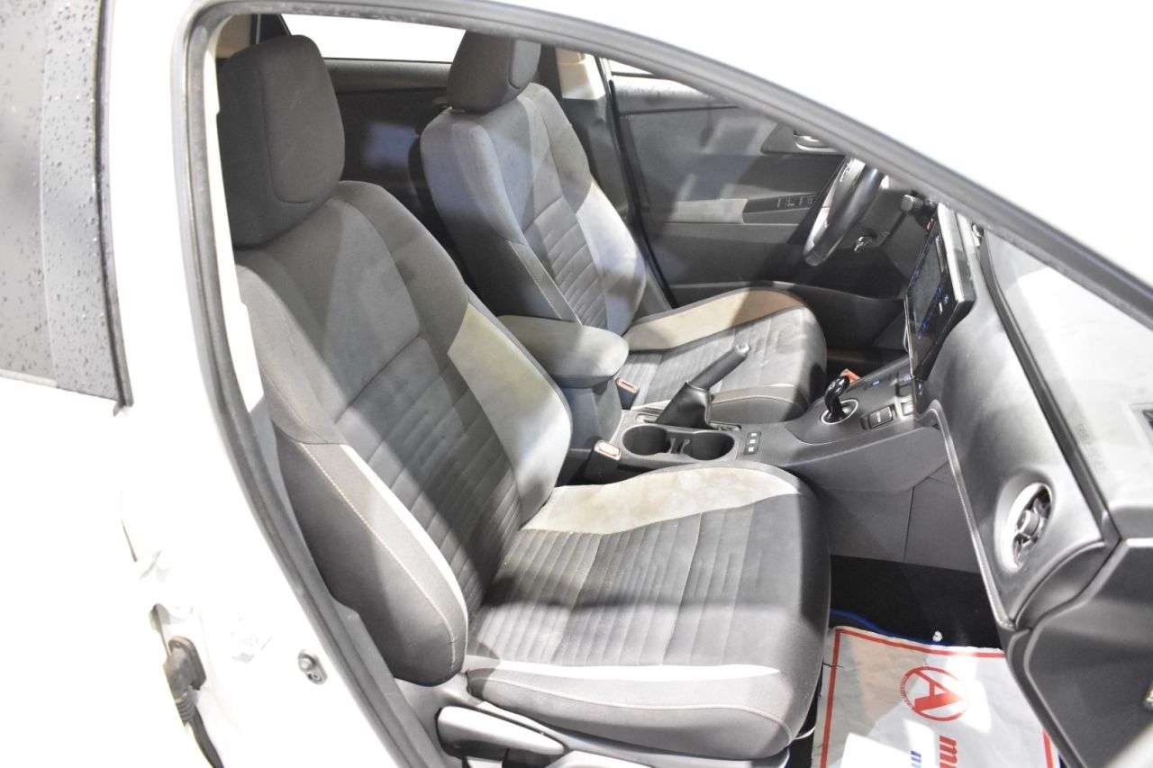 TOYOTA AURIS TOURING SPORTS en Minoautos