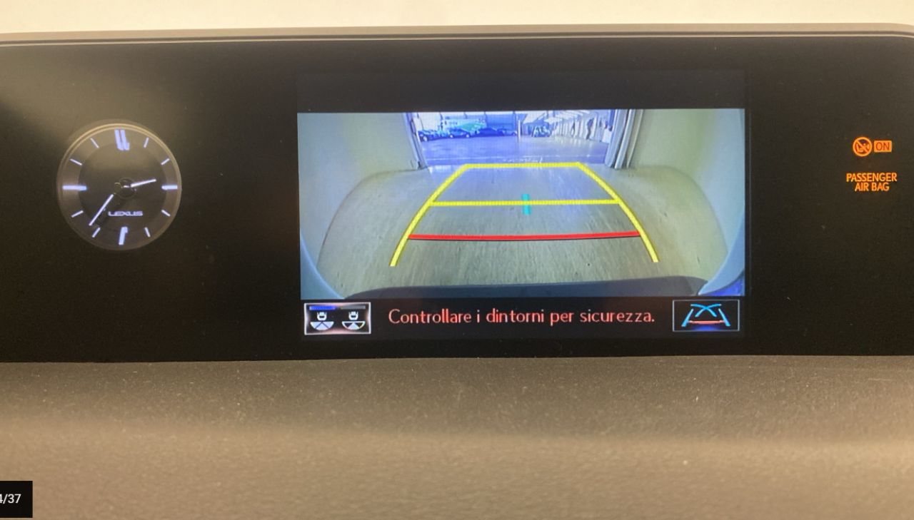 LEXUS UX en Minoautos
