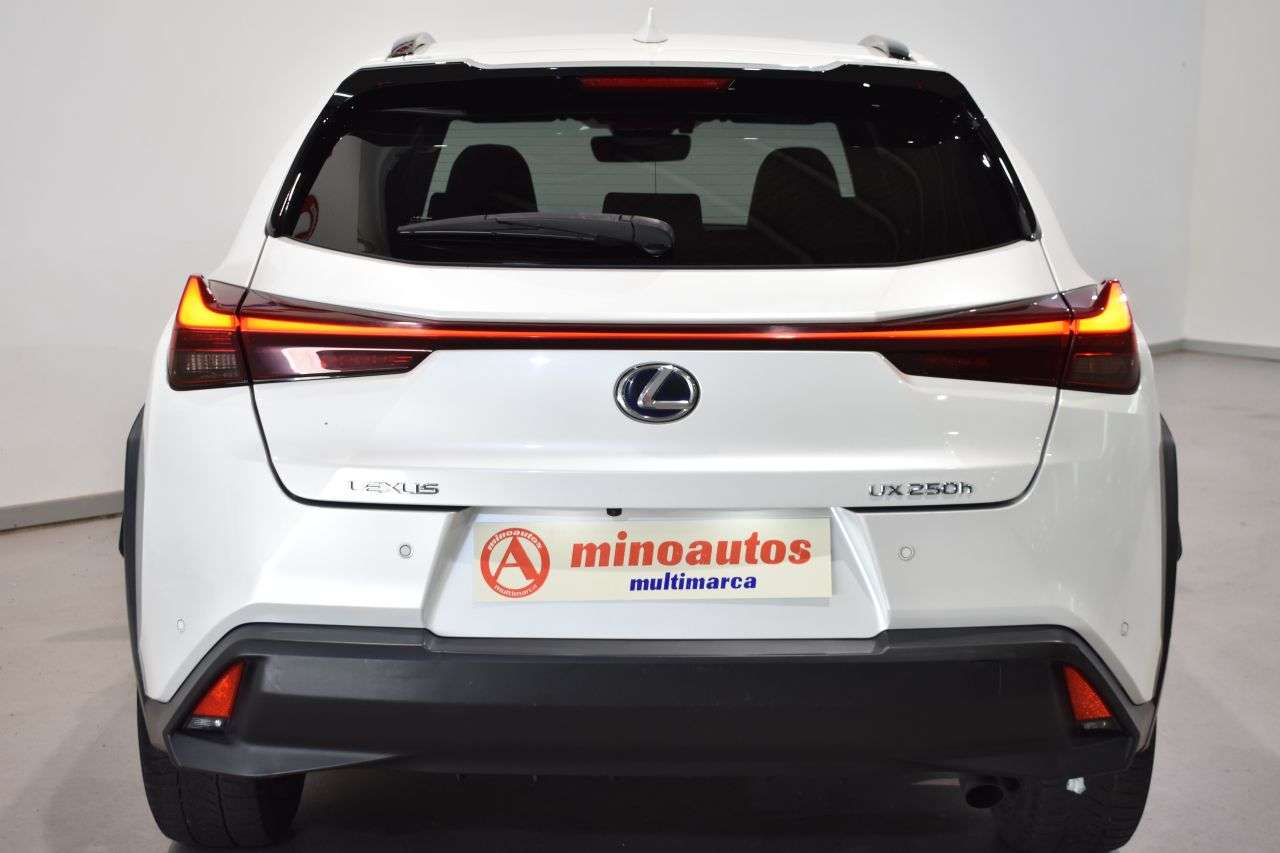 LEXUS UX en Minoautos
