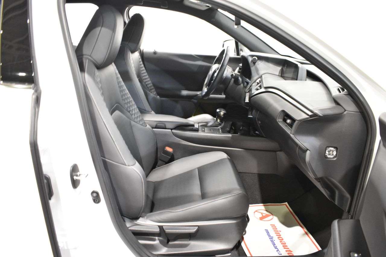 LEXUS UX en Minoautos