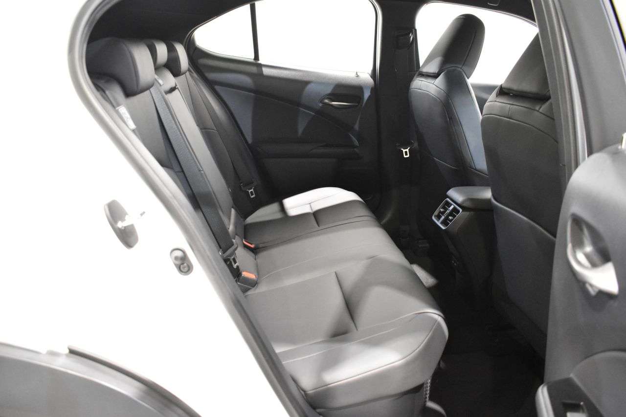 LEXUS UX en Minoautos