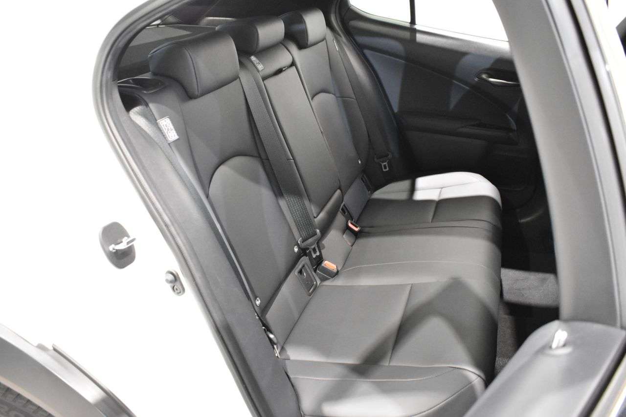 LEXUS UX en Minoautos