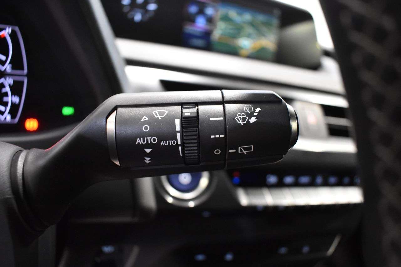 LEXUS UX en Minoautos