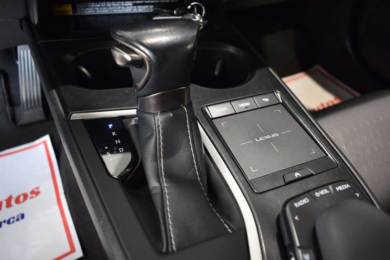 LEXUS UX en Minoautos