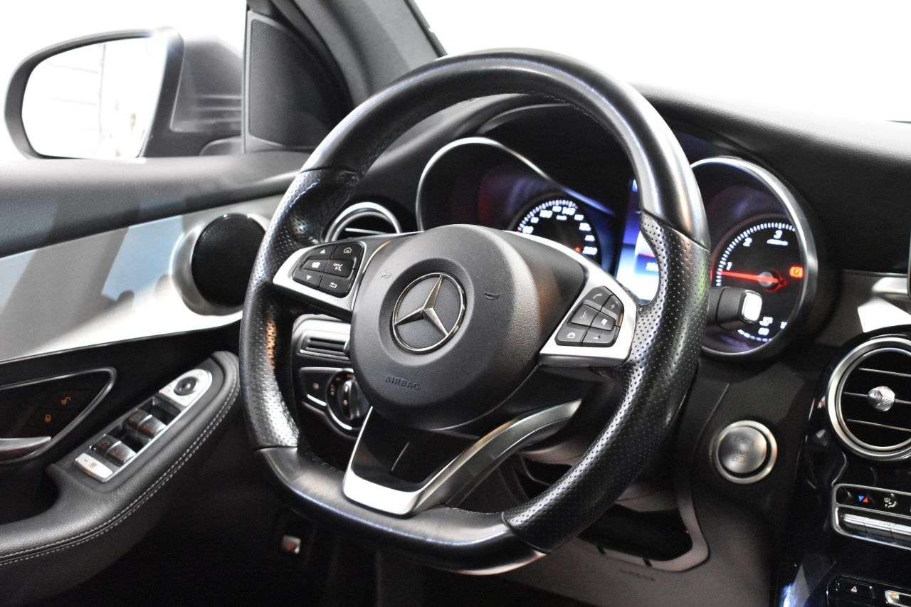 MERCEDES-BENZ GLC COUP� en Minoautos