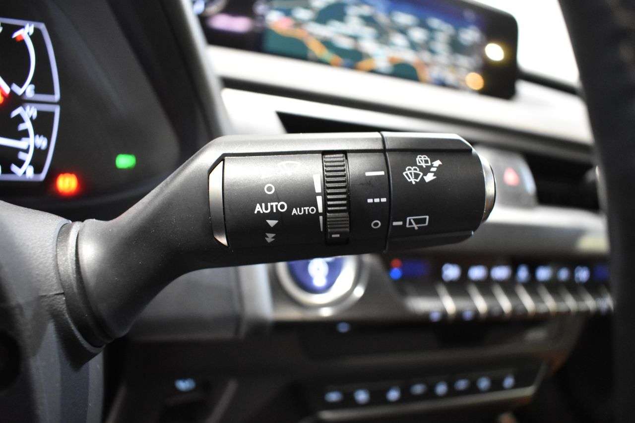 LEXUS UX en Minoautos