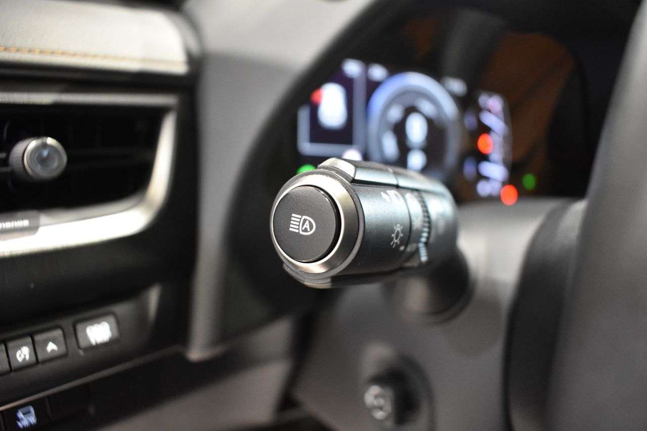 LEXUS UX en Minoautos