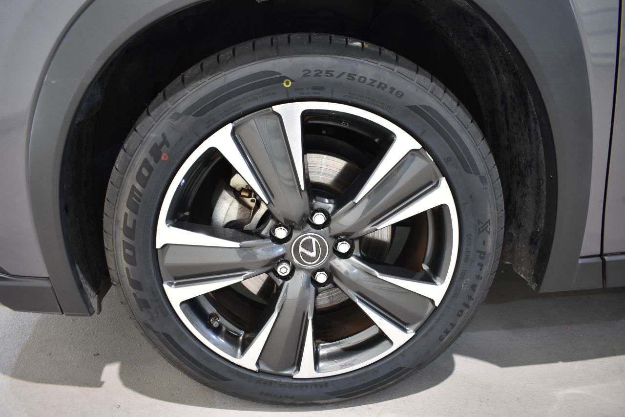 LEXUS UX en Minoautos