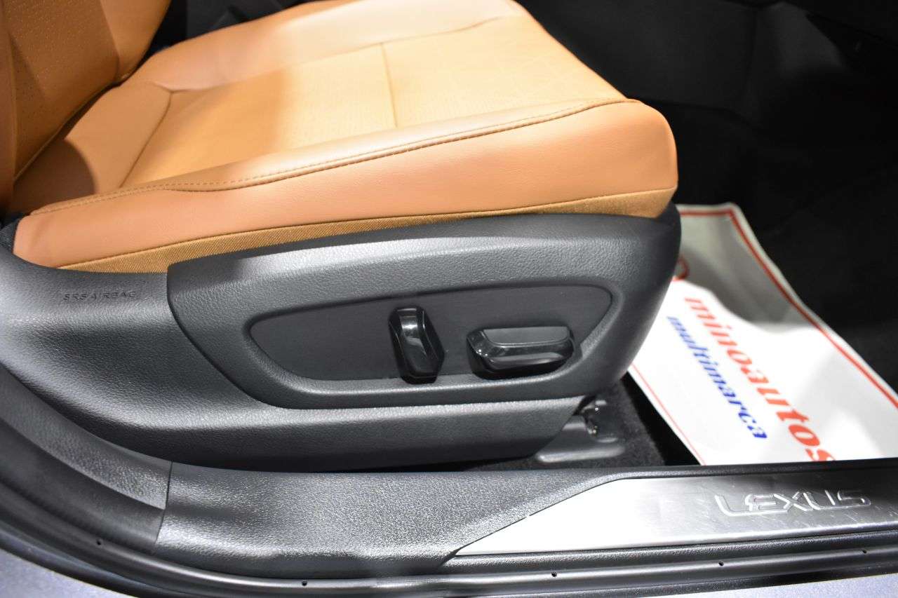 LEXUS UX en Minoautos