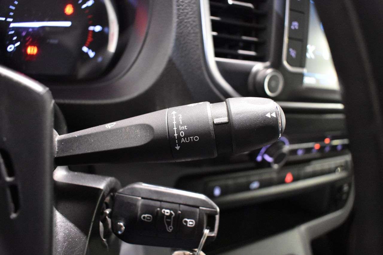 PEUGEOT EXPERT en Minoautos