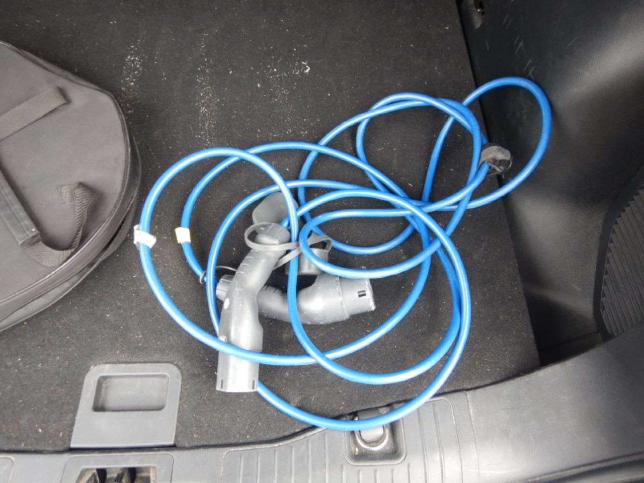 FORD KUGA en Minoautos