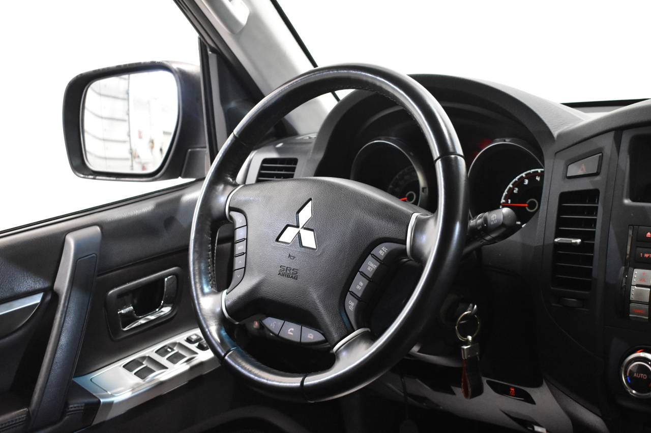 MITSUBISHI PAJERO en Minoautos