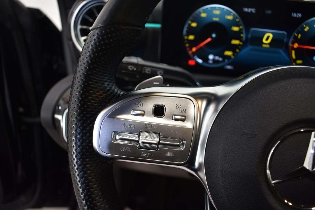 MERCEDES-BENZ CLASE CLA