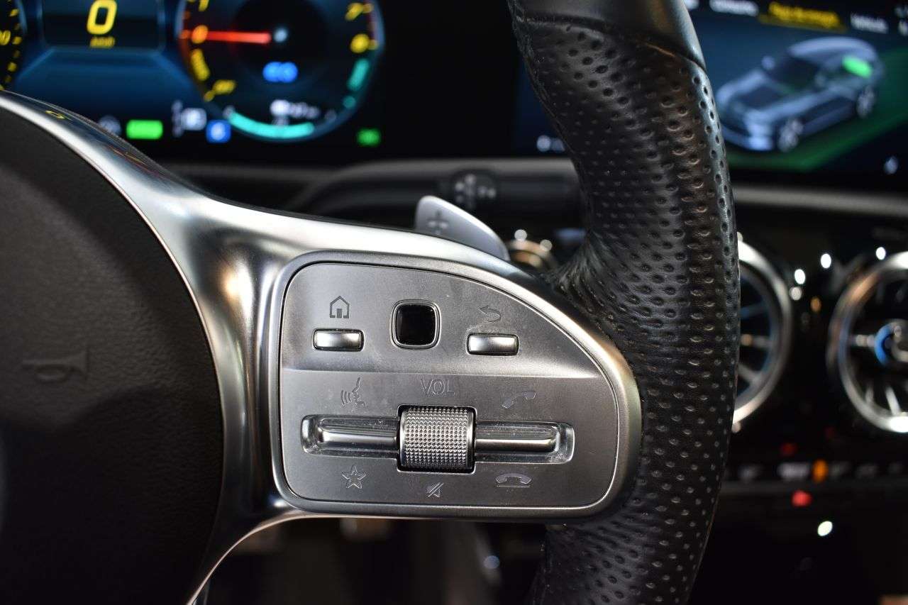 MERCEDES-BENZ CLASE CLA en Minoautos