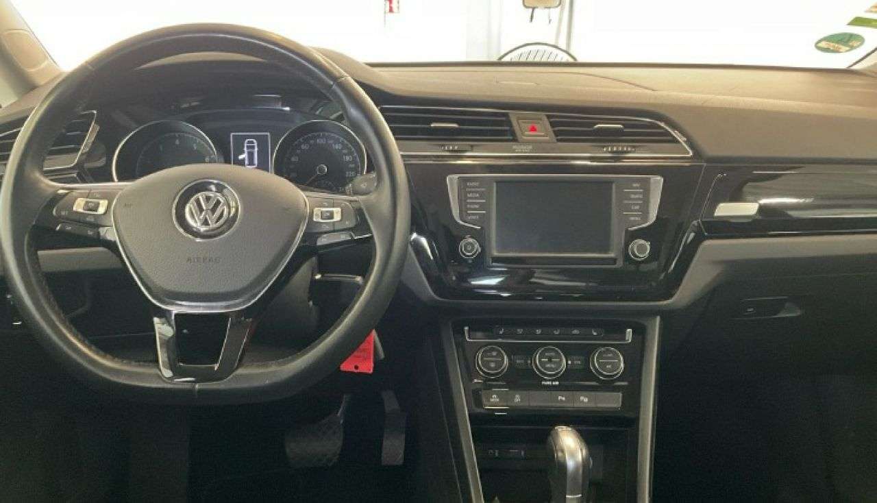 VW TOURAN en Minoautos
