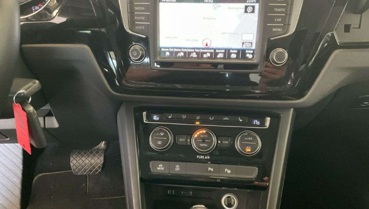 VW TOURAN en Minoautos