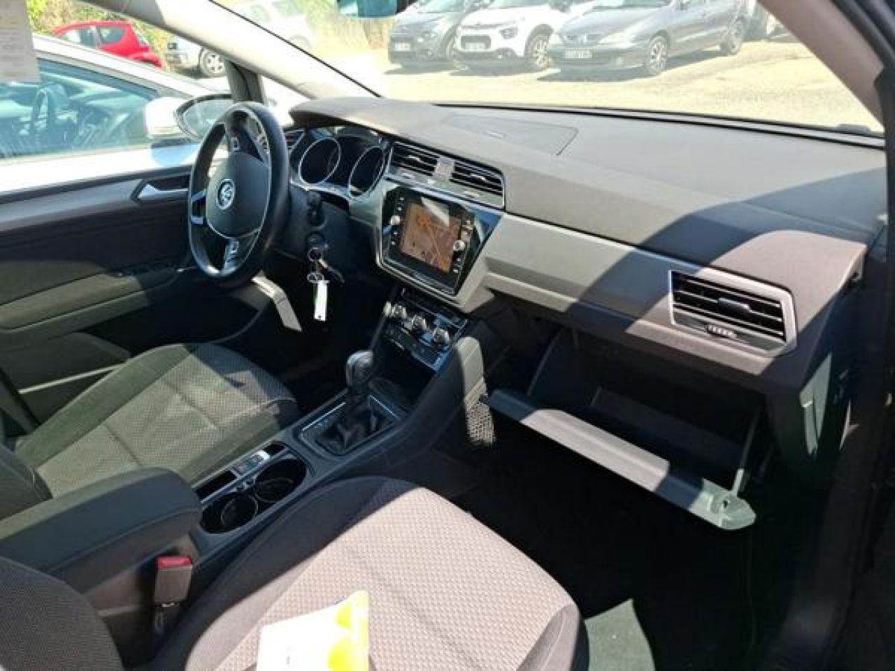 VW TOURAN en Minoautos