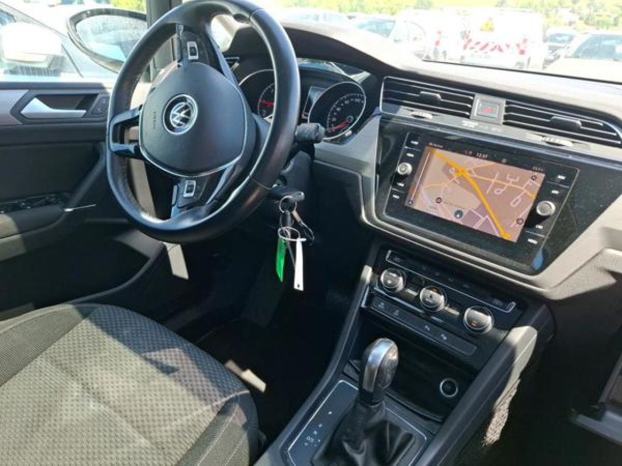 VW TOURAN en Minoautos