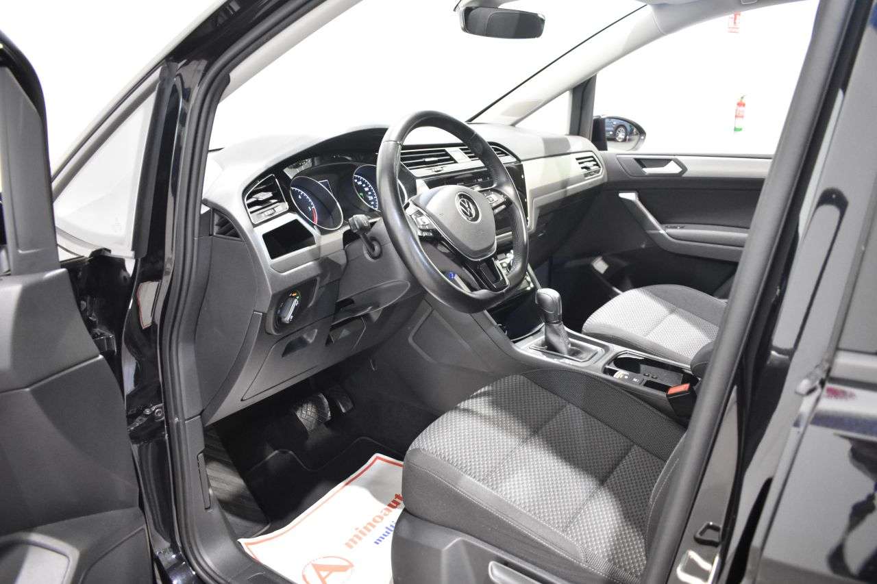 VW TOURAN en Minoautos