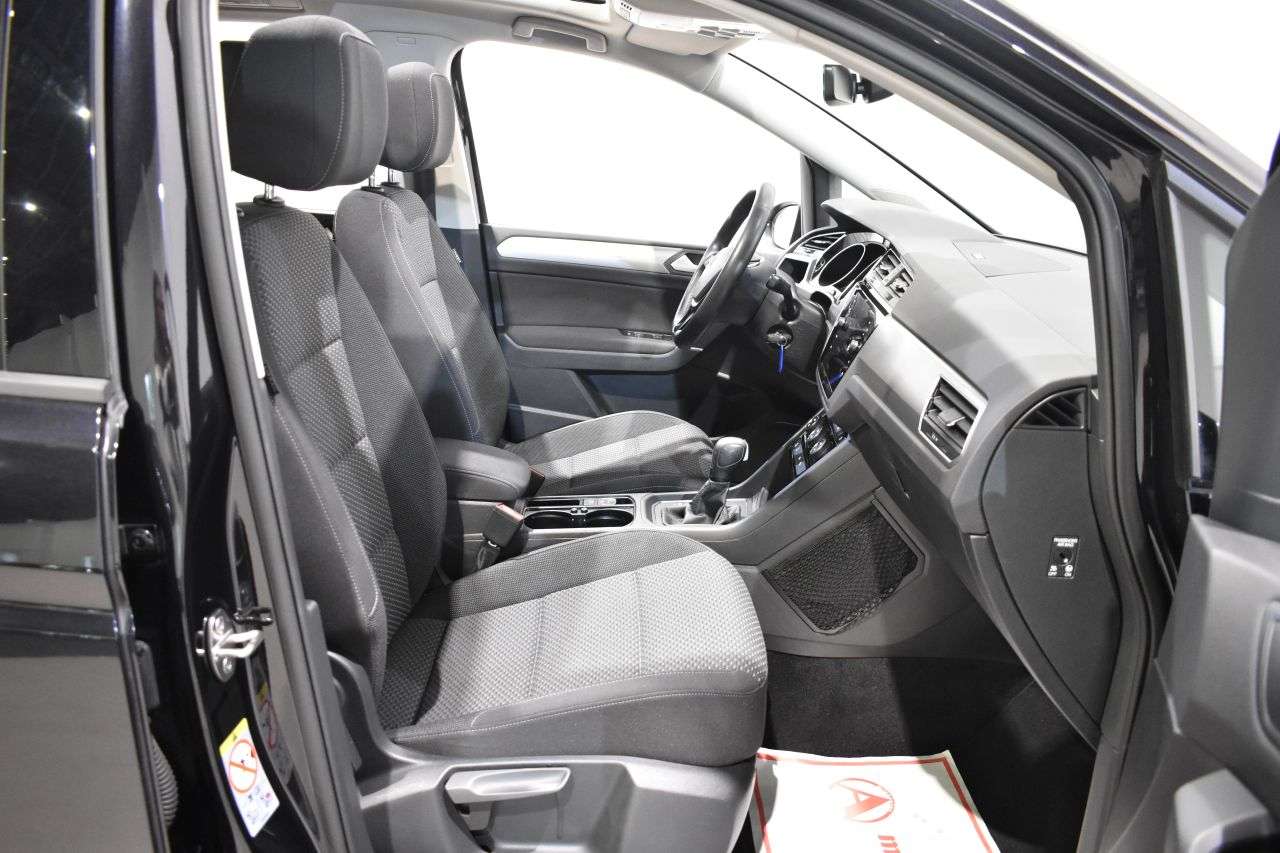 VW TOURAN en Minoautos