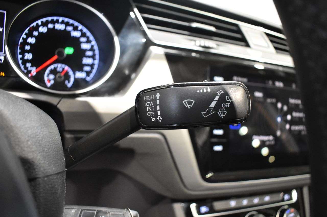 VW TOURAN en Minoautos