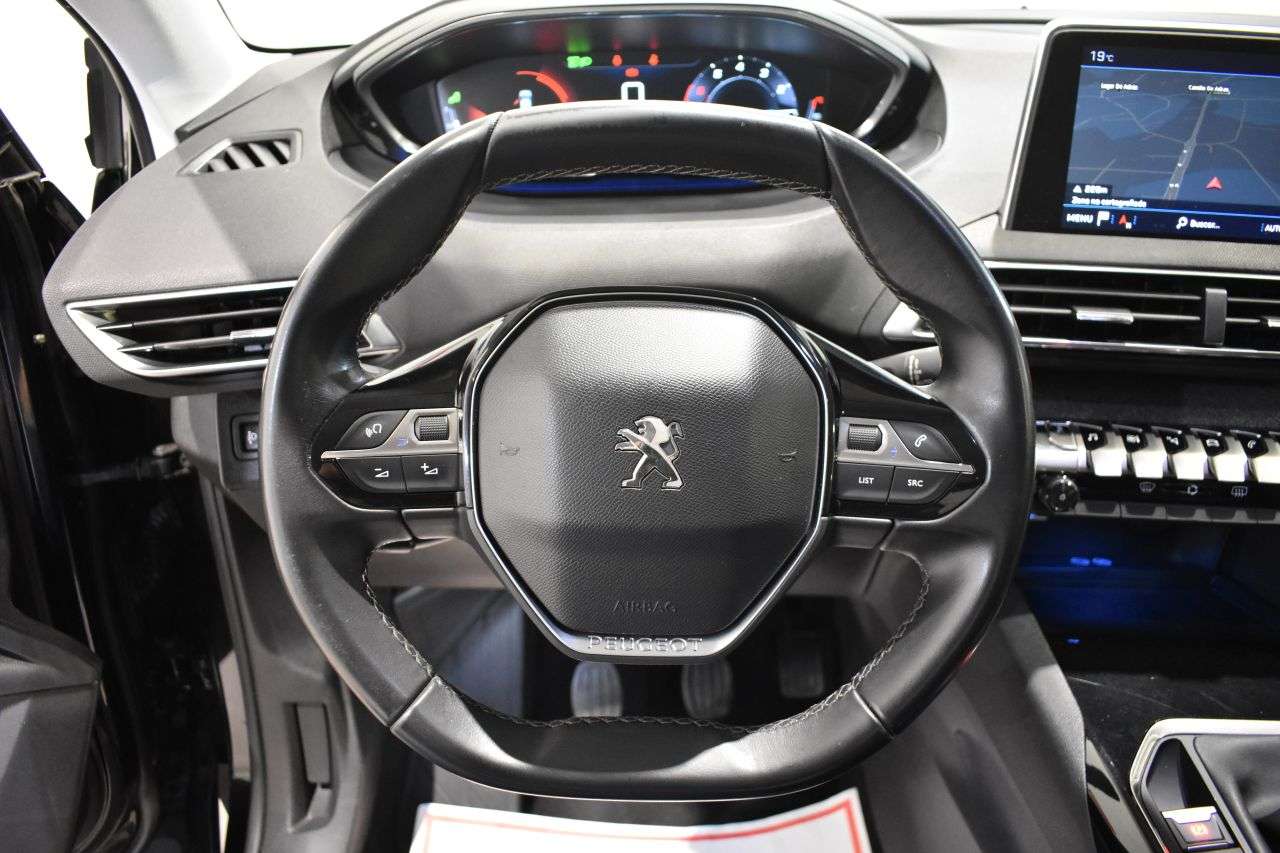 PEUGEOT 5008 en Minoautos