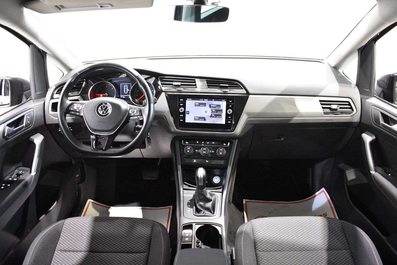 VW TOURAN en Minoautos