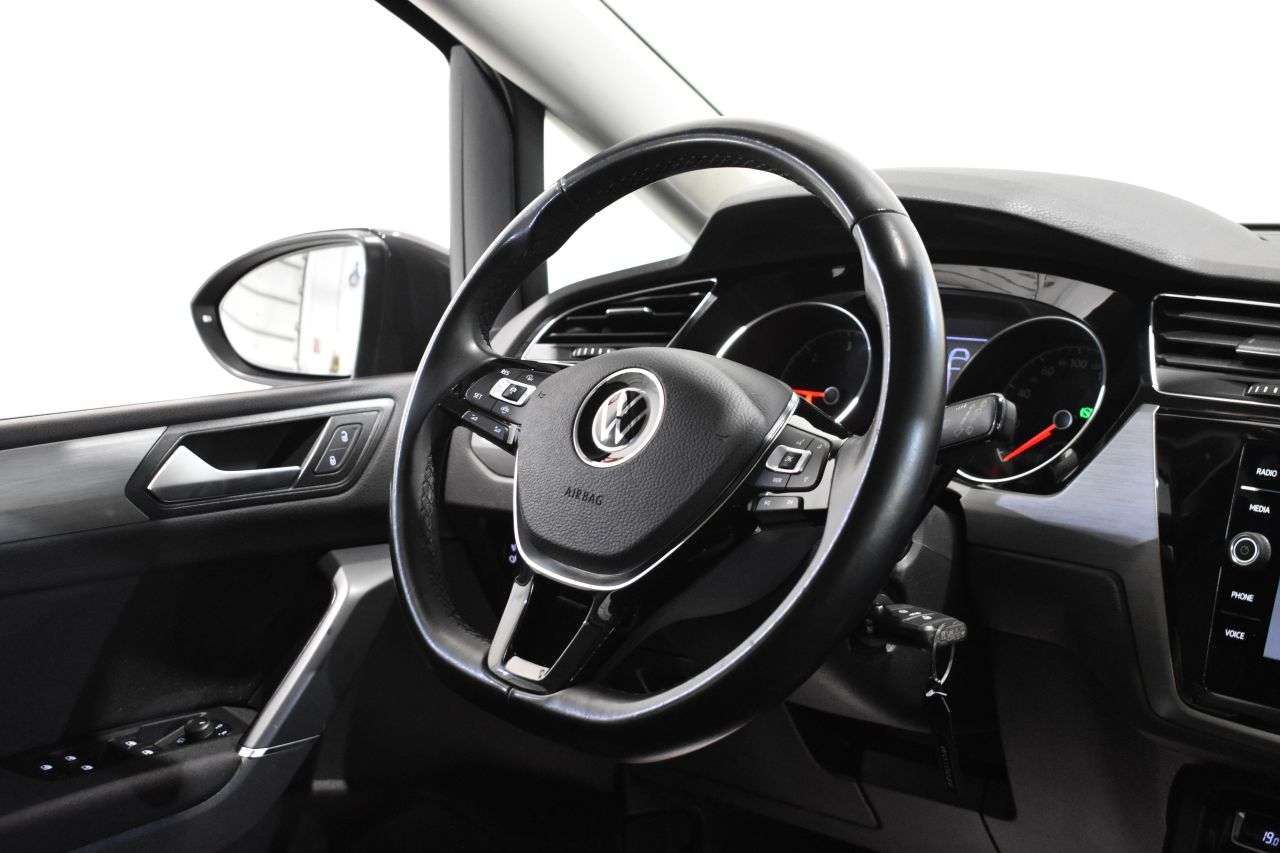 VW TOURAN en Minoautos