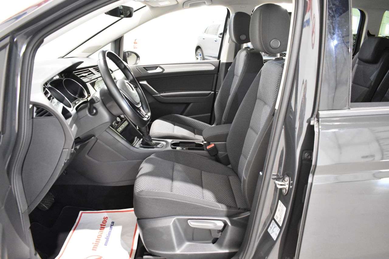 VW TOURAN en Minoautos