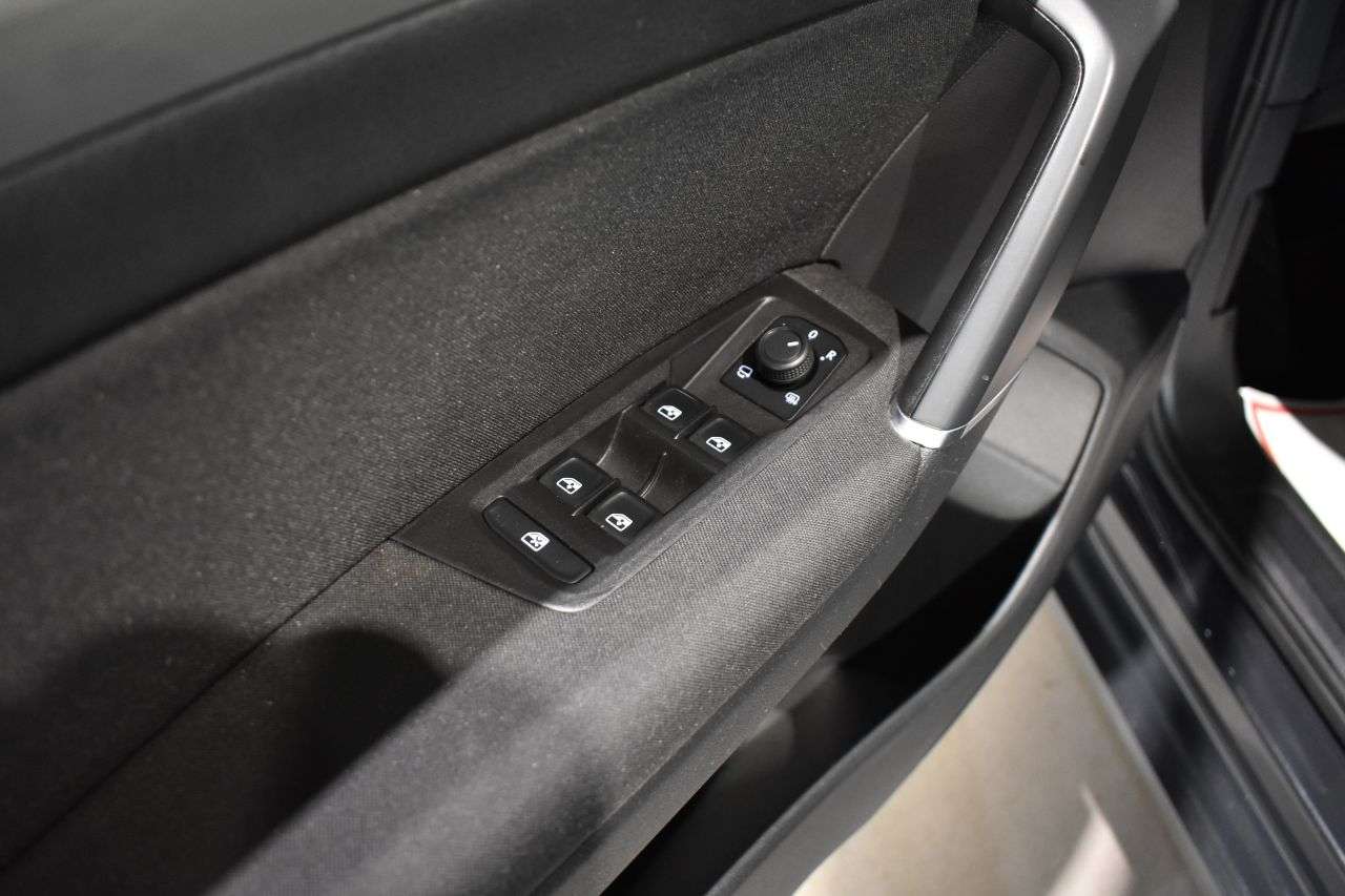 VW TOURAN en Minoautos