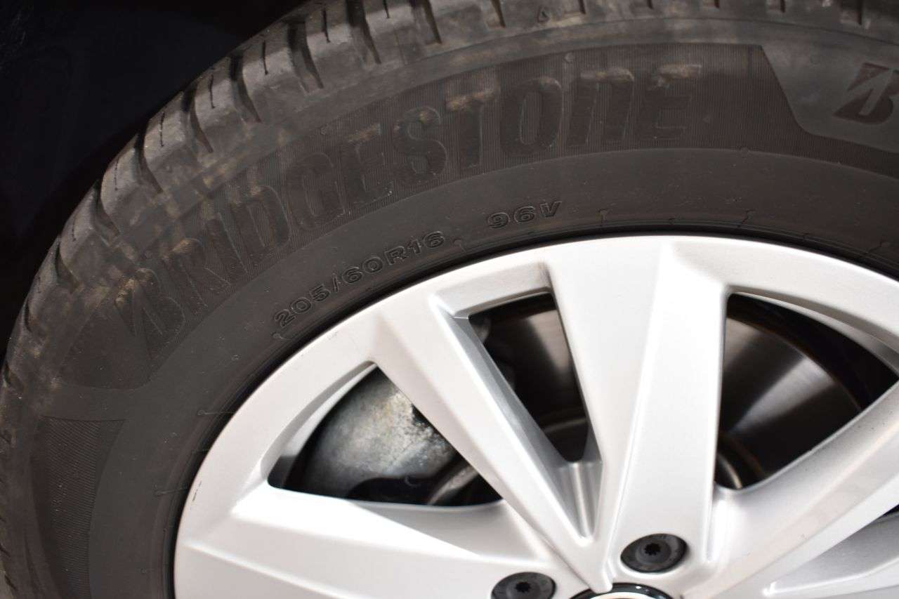 VW TOURAN en Minoautos