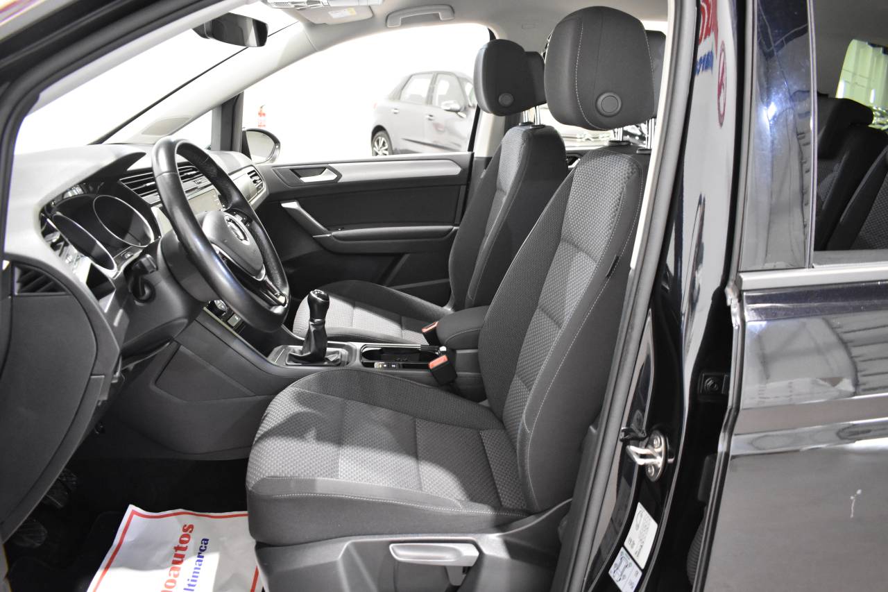 VW TOURAN en Minoautos