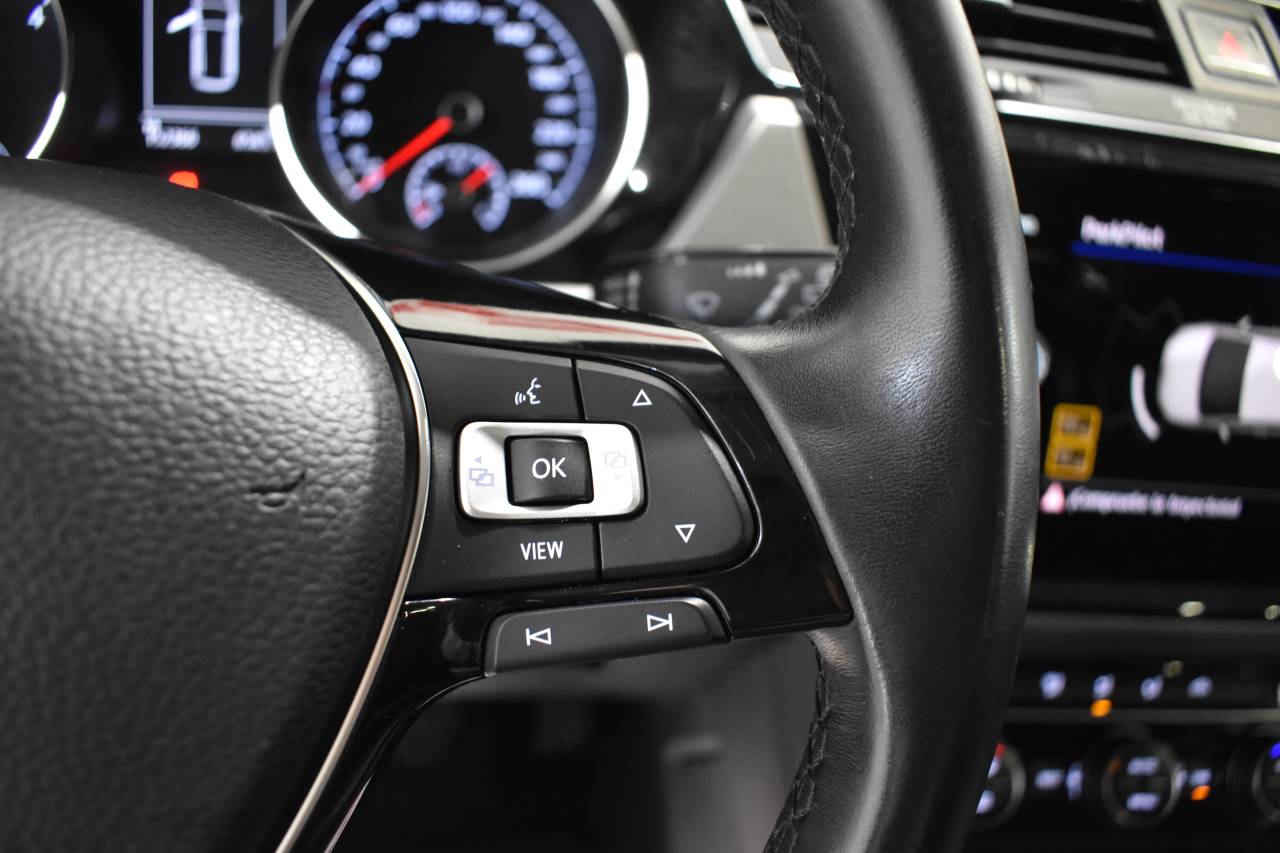 VW TOURAN en Minoautos