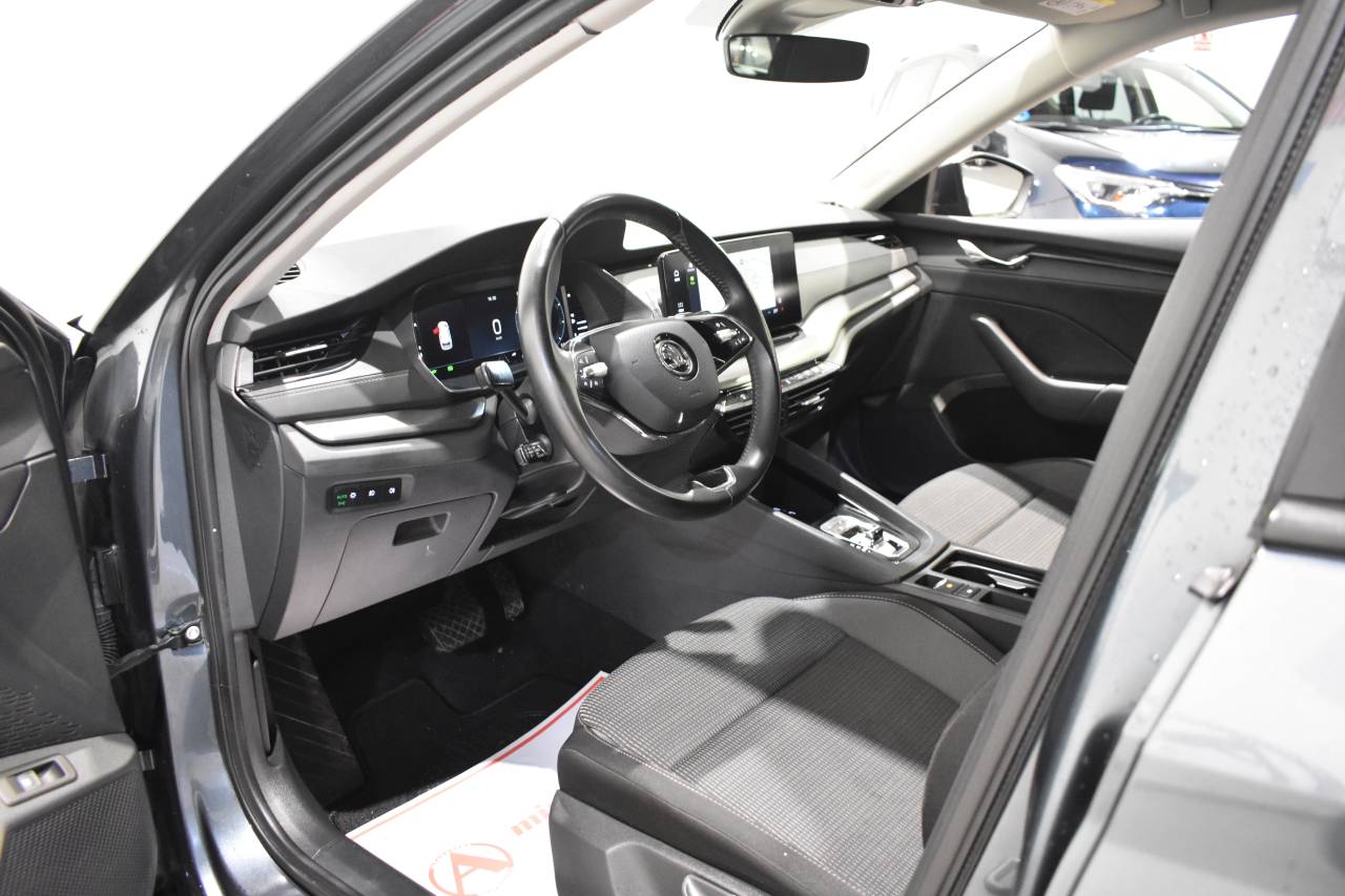 SKODA OCTAVIA COMBI en Minoautos