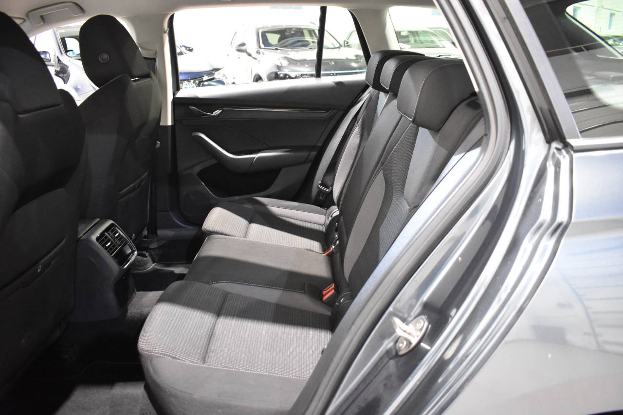 SKODA OCTAVIA COMBI en Minoautos