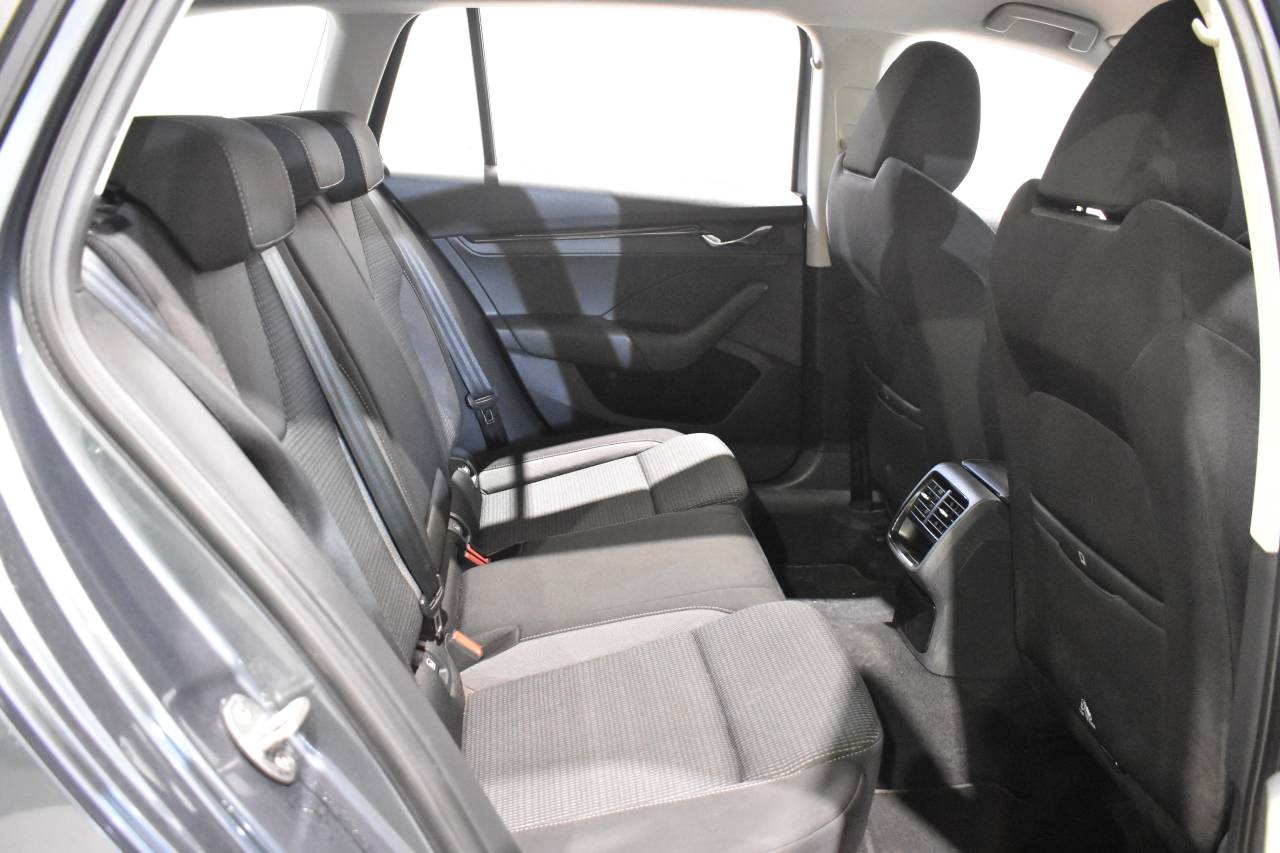 SKODA OCTAVIA COMBI en Minoautos