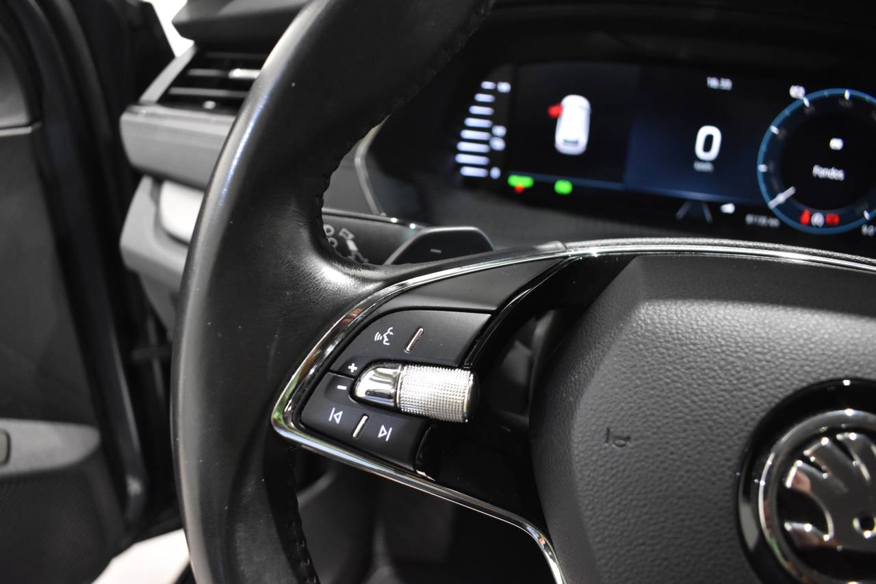 SKODA OCTAVIA COMBI en Minoautos