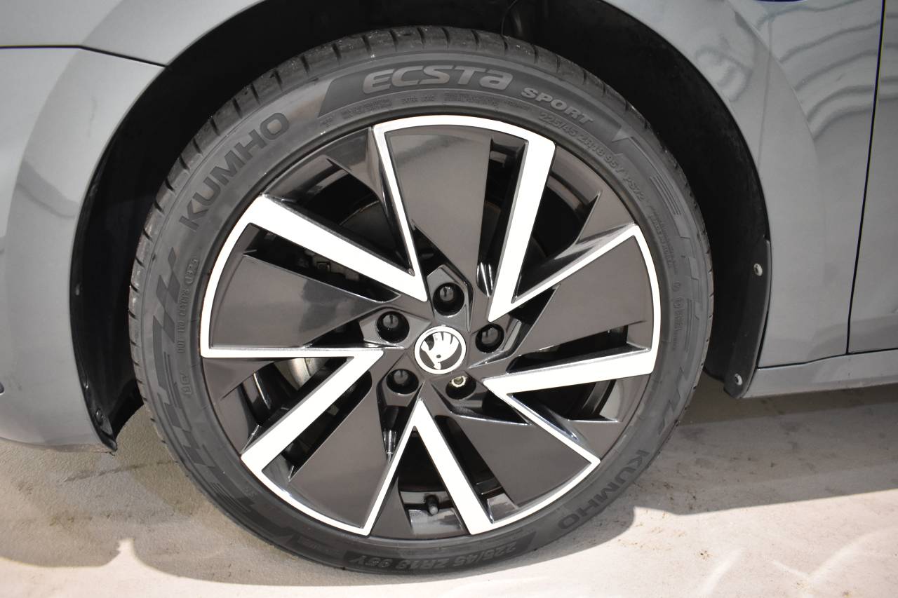 SKODA OCTAVIA COMBI en Minoautos