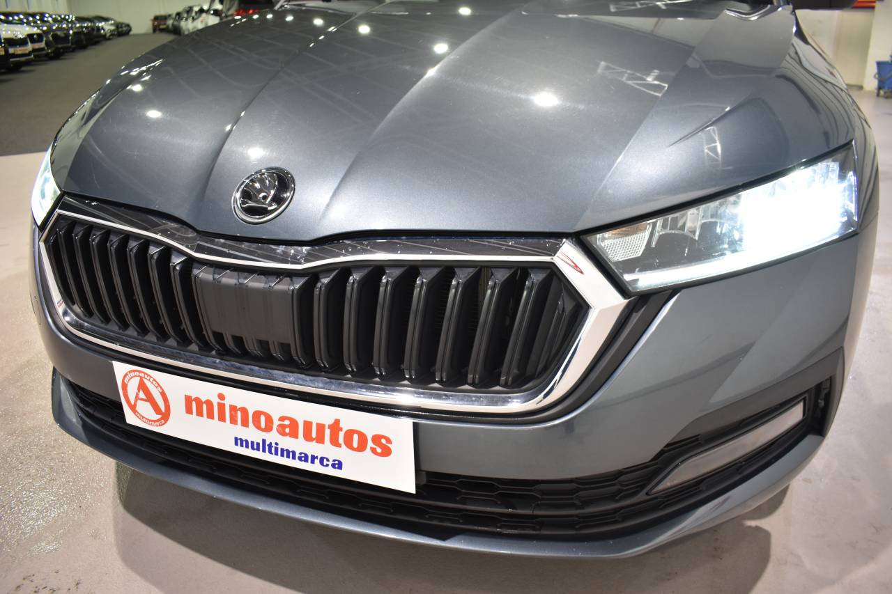 SKODA OCTAVIA COMBI en Minoautos