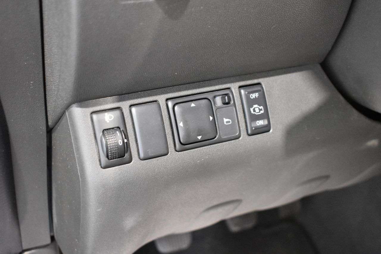 NISSAN NAVARA en Minoautos