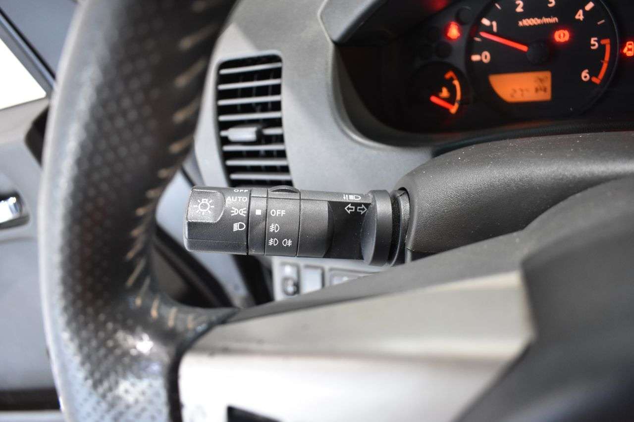 NISSAN NAVARA en Minoautos