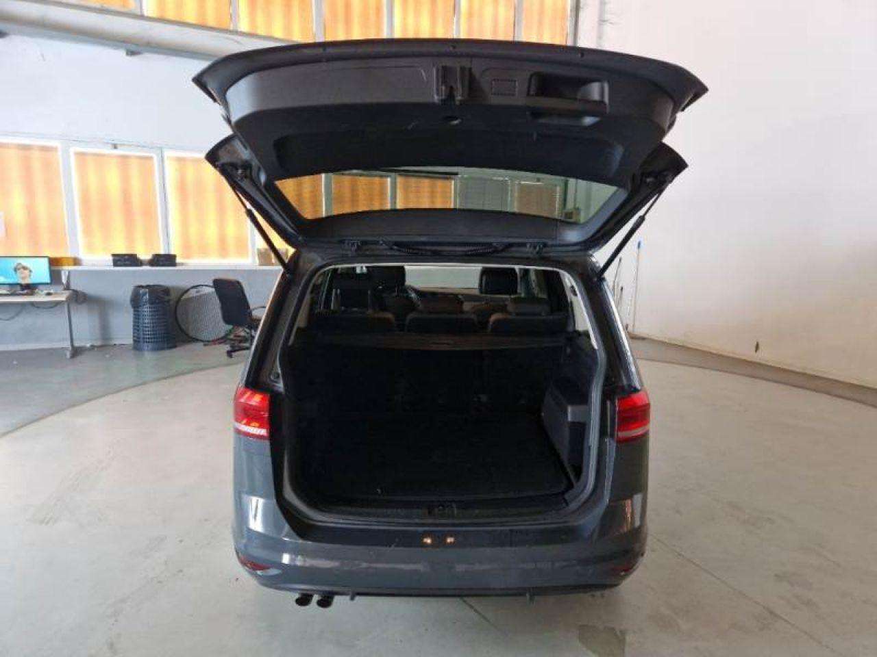 VW TOURAN en Minoautos