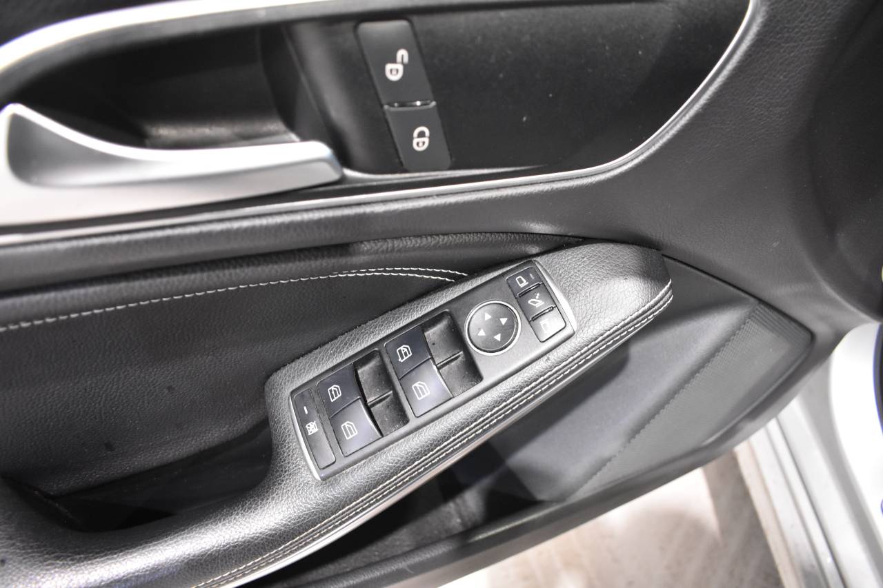 MERCEDES-BENZ CLA en Minoautos
